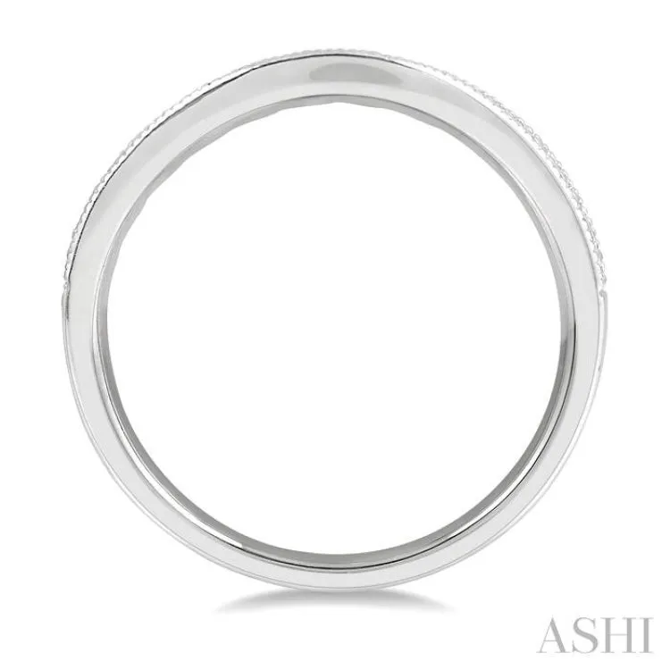 1/2 ctw Arched Round Cut Diamond Wedding Band in 14K White Gold