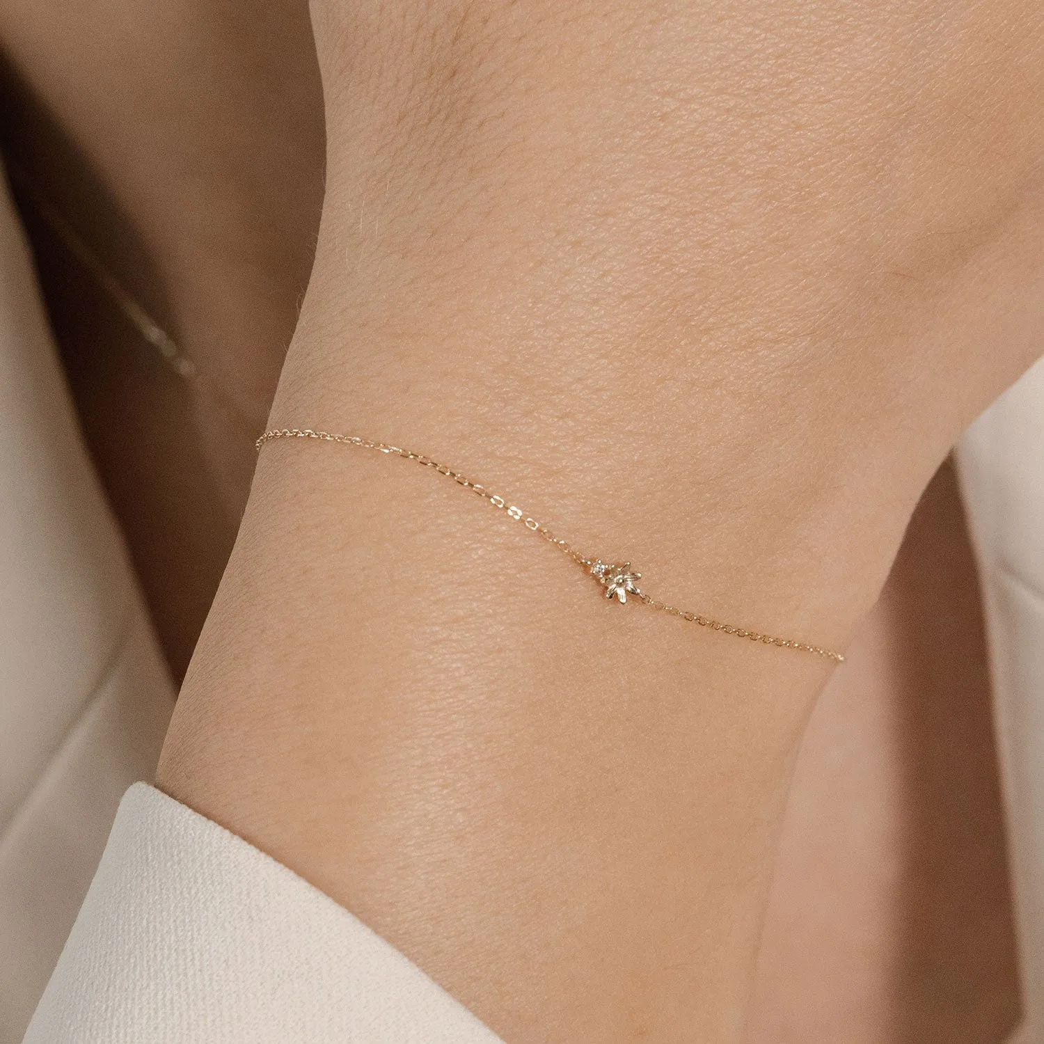 14k Gold Daisy Bracelet