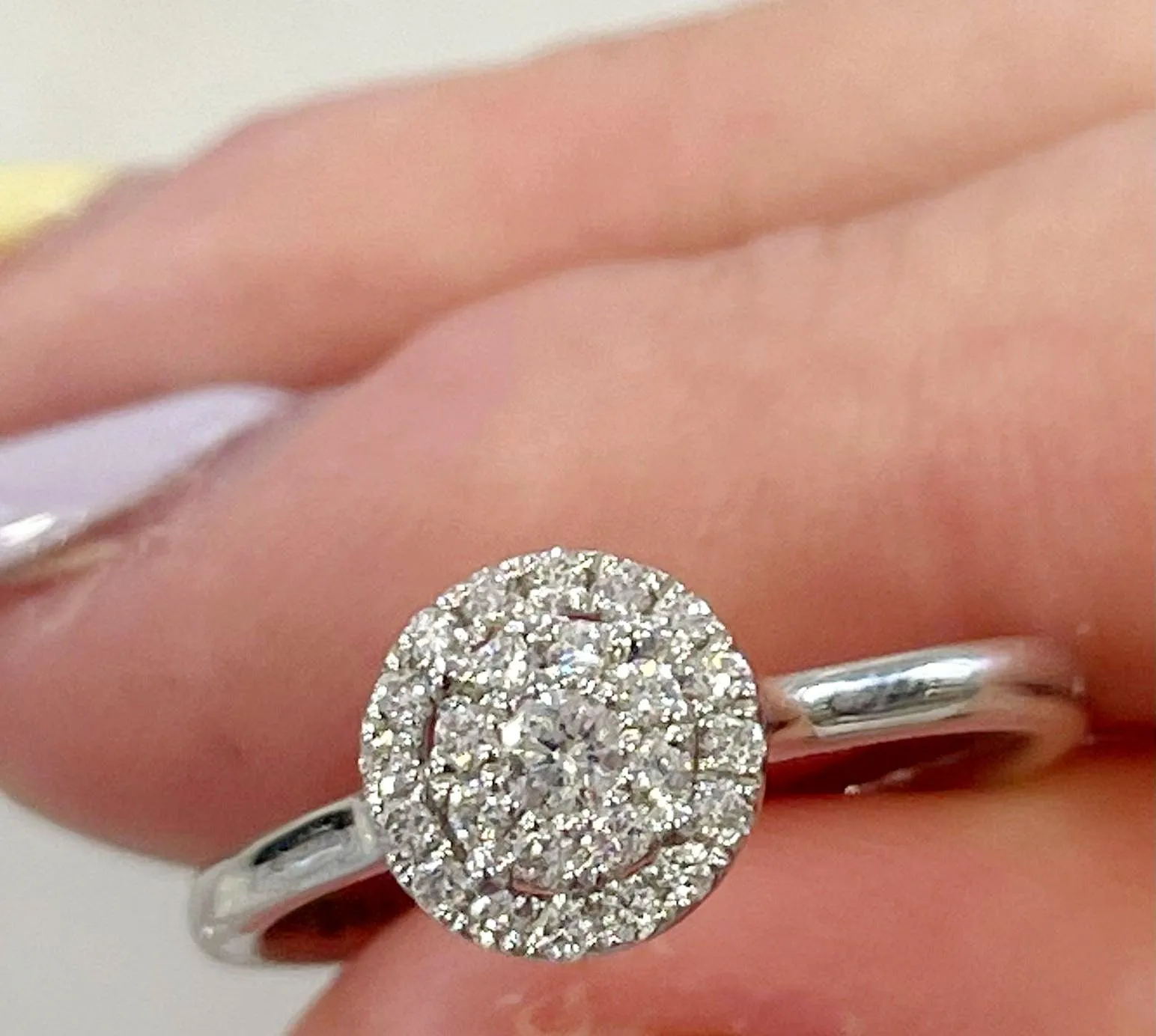 18ct White Gold Diamond Halo Illusion Ring