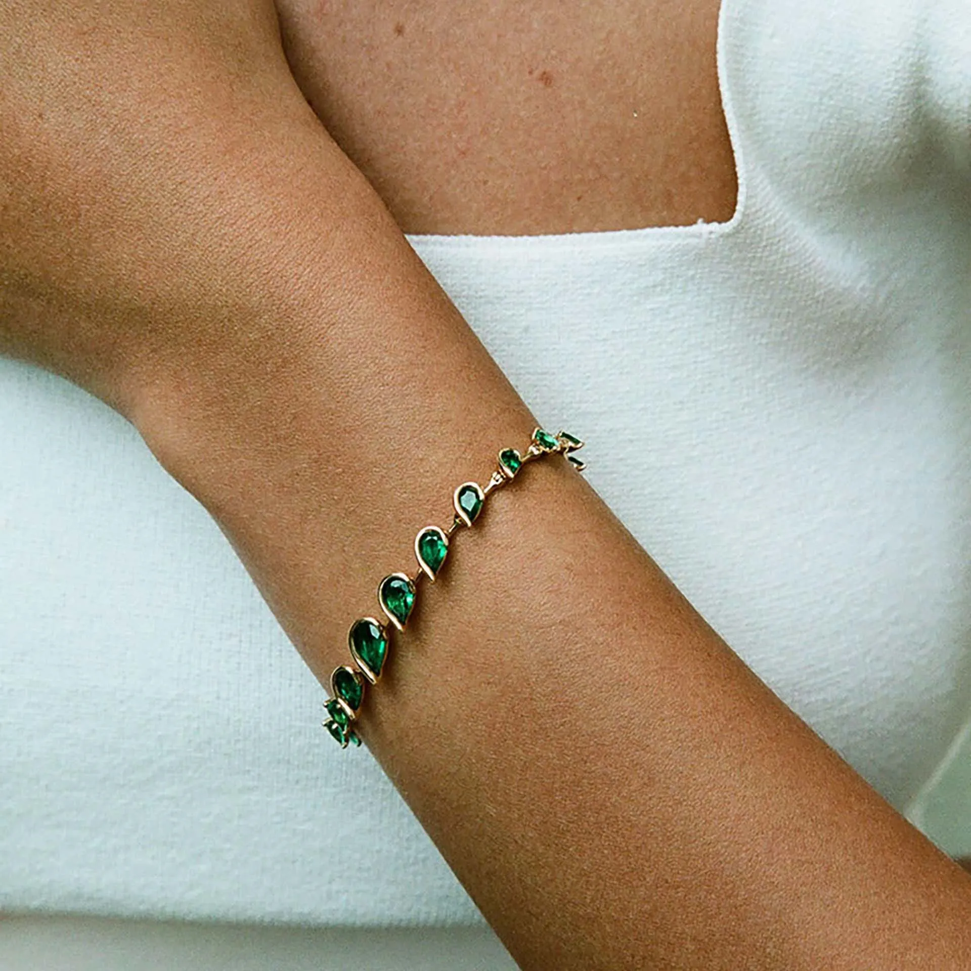 18K Yellow Gold and Emerald Flicker Bracelet
