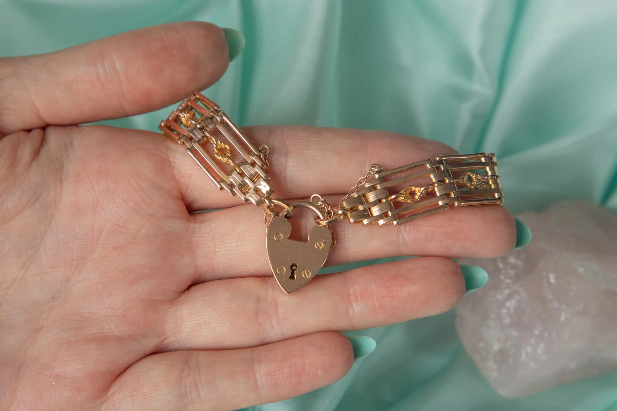 7" Antique 9ct Gold Lover's Knot Gate Bracelet with Heart Padlock, 26.4g