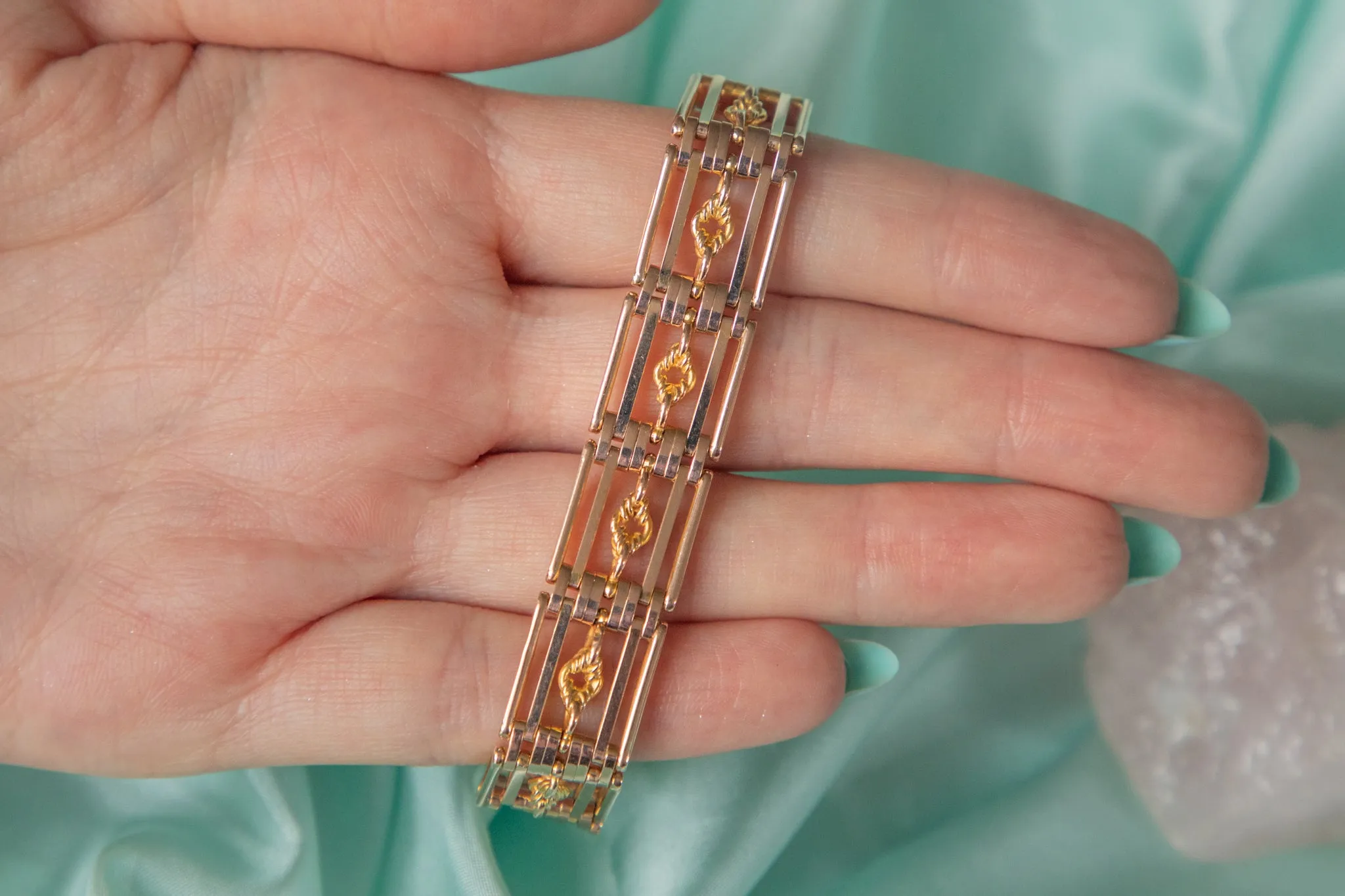 7" Antique 9ct Gold Lover's Knot Gate Bracelet with Heart Padlock, 26.4g