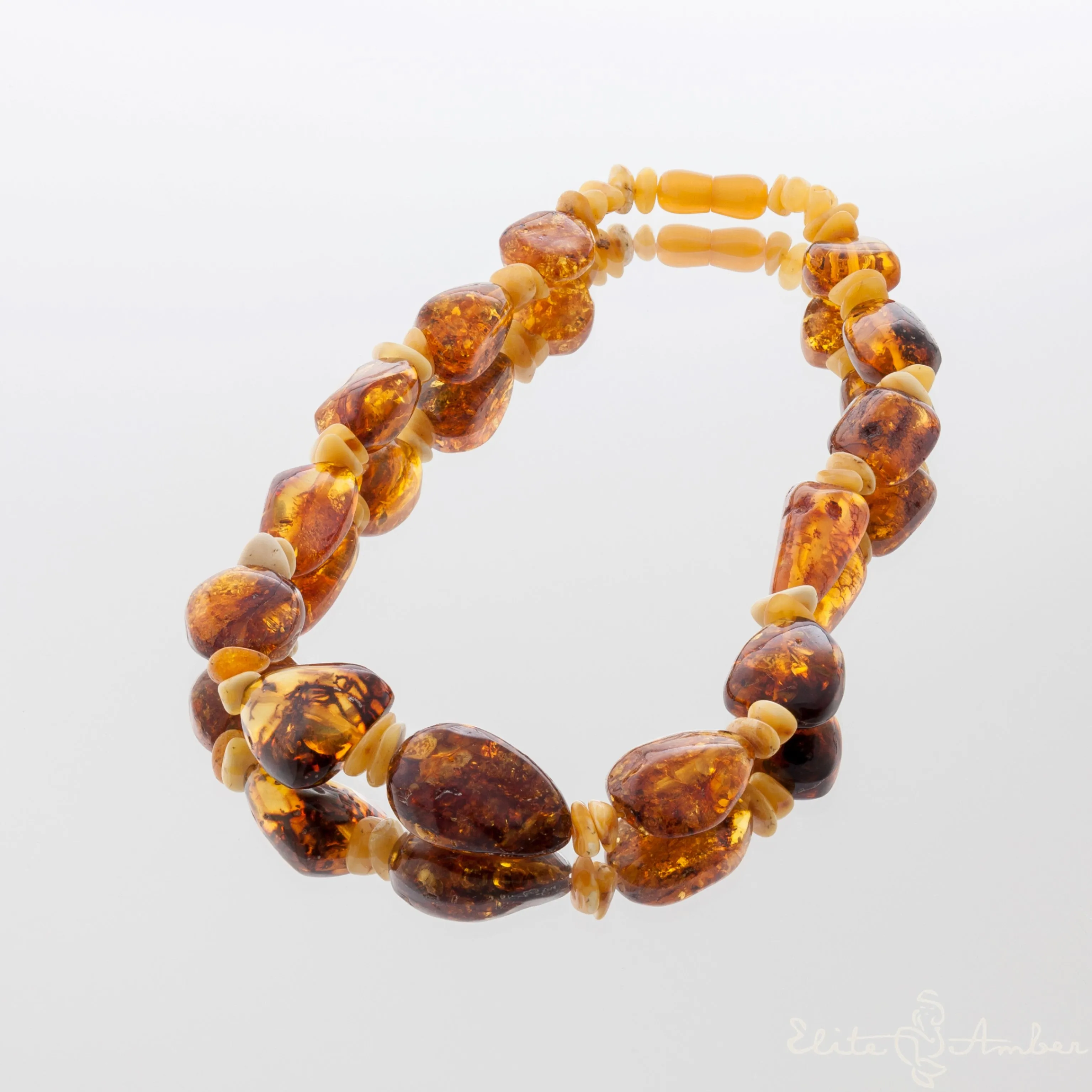 Amber necklace "Rocky"