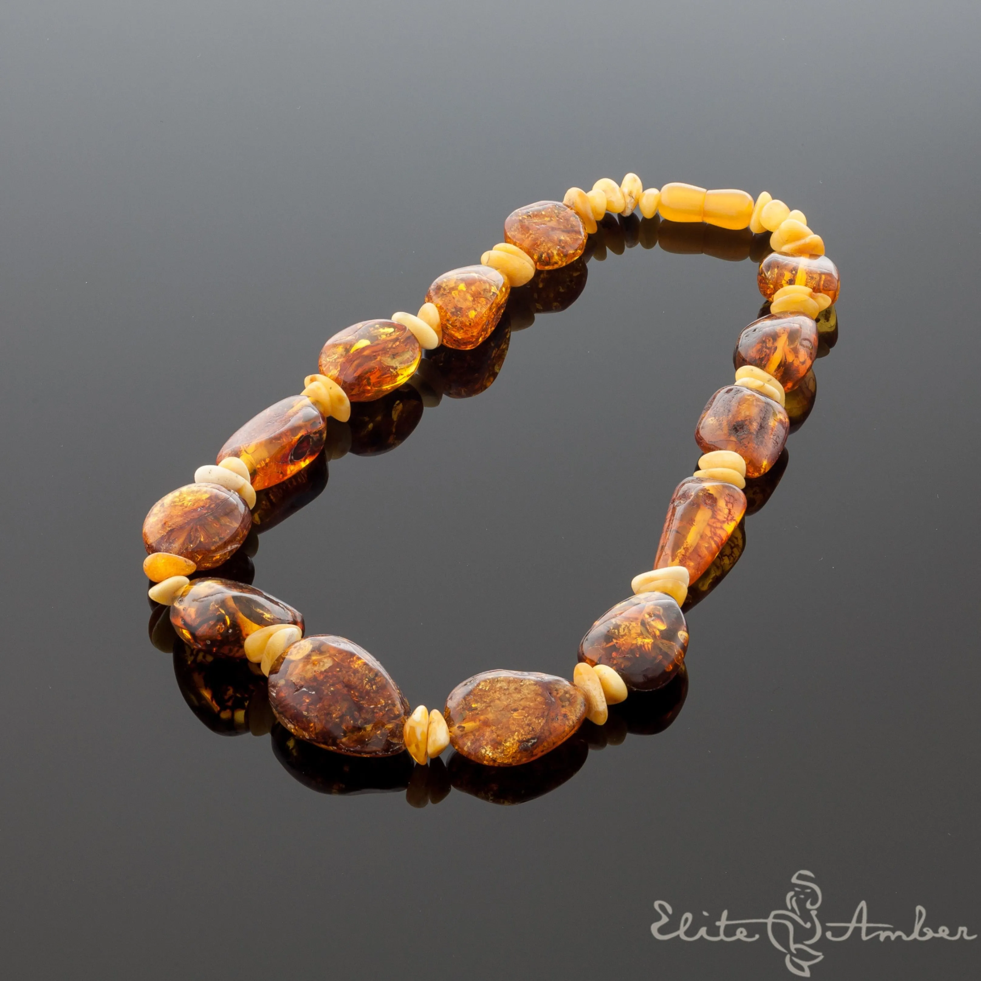 Amber necklace "Rocky"