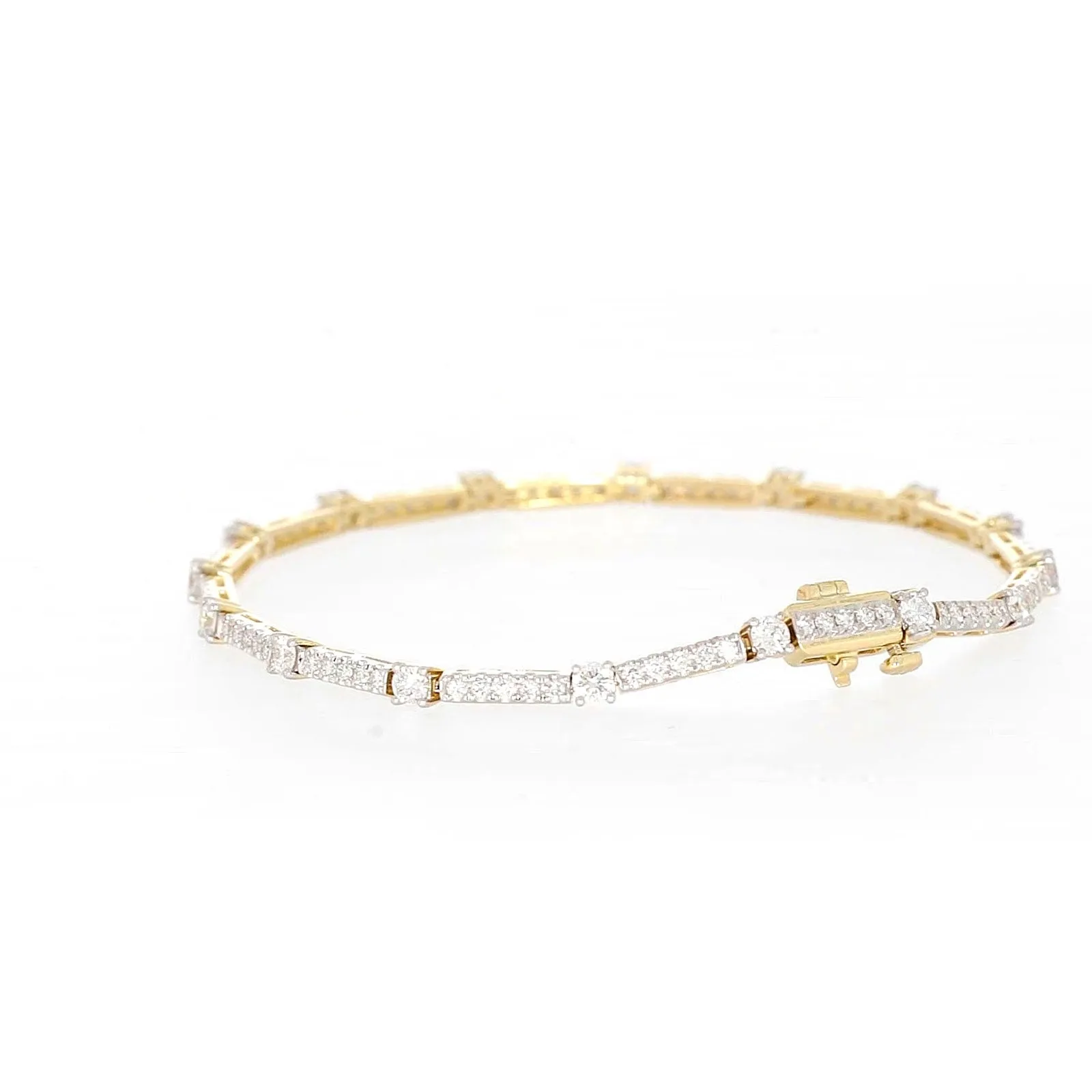 Celebration 9ct Yellow Gold Round Brilliant Cut 2 Carat tw of Lab Grown Diamonds Bracelet