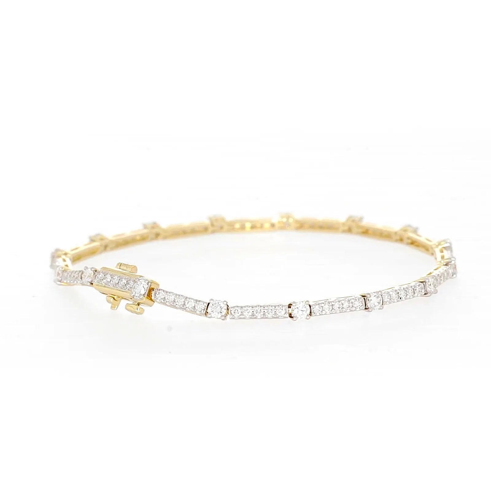 Celebration 9ct Yellow Gold Round Brilliant Cut 2 Carat tw of Lab Grown Diamonds Bracelet