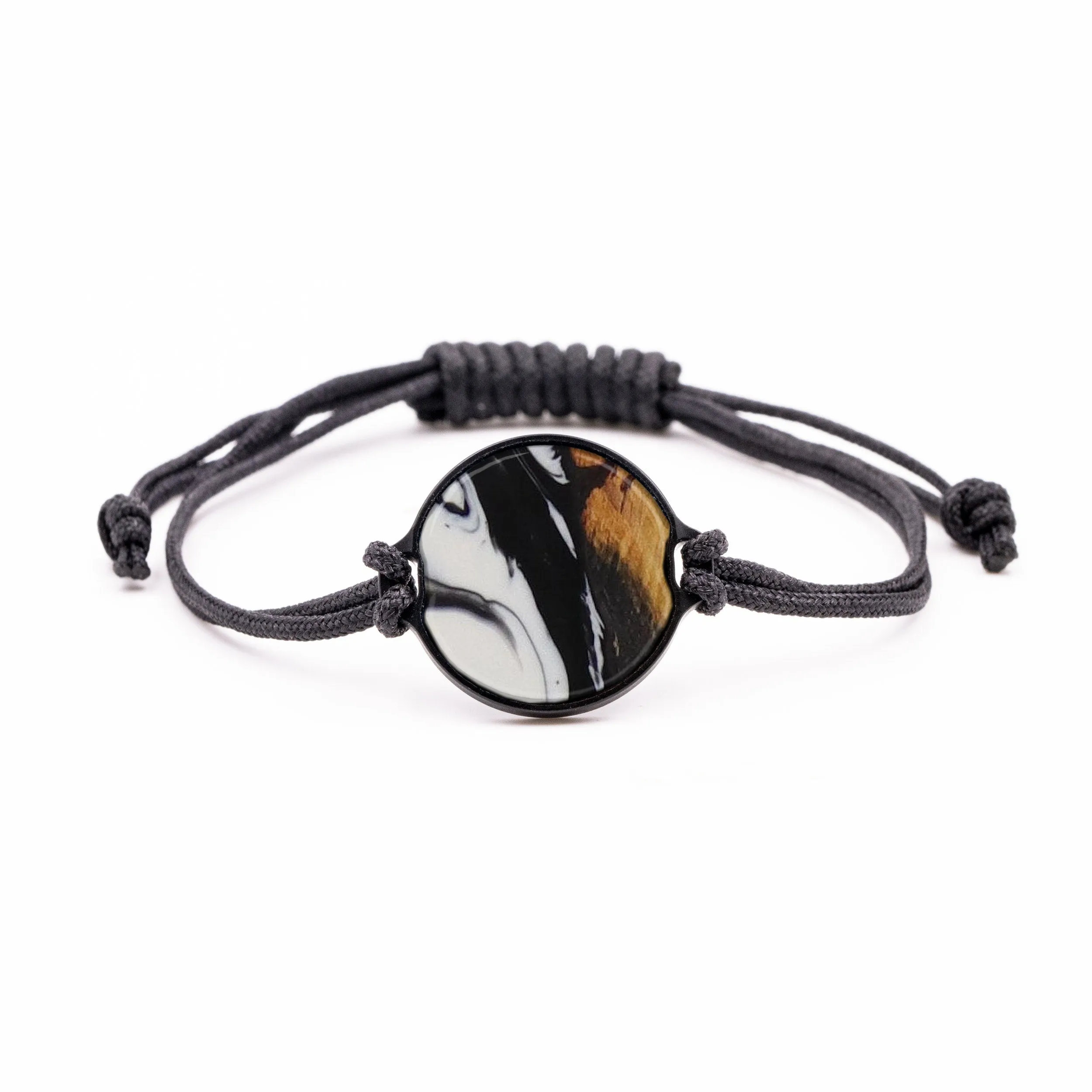 Circle Wood Resin Bracelet - Manya (Black & White, 591298)
