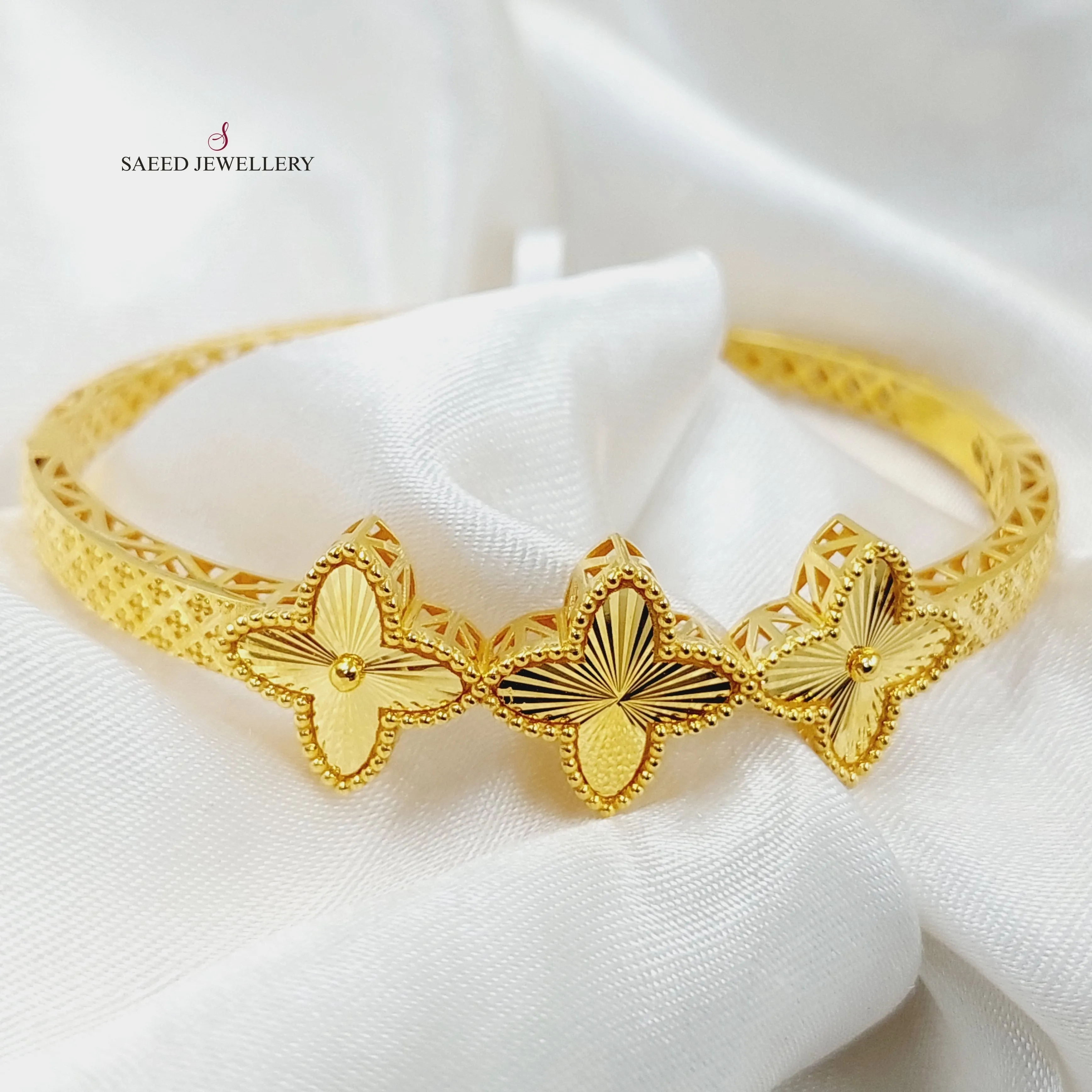 Clover Bangle Bracelet