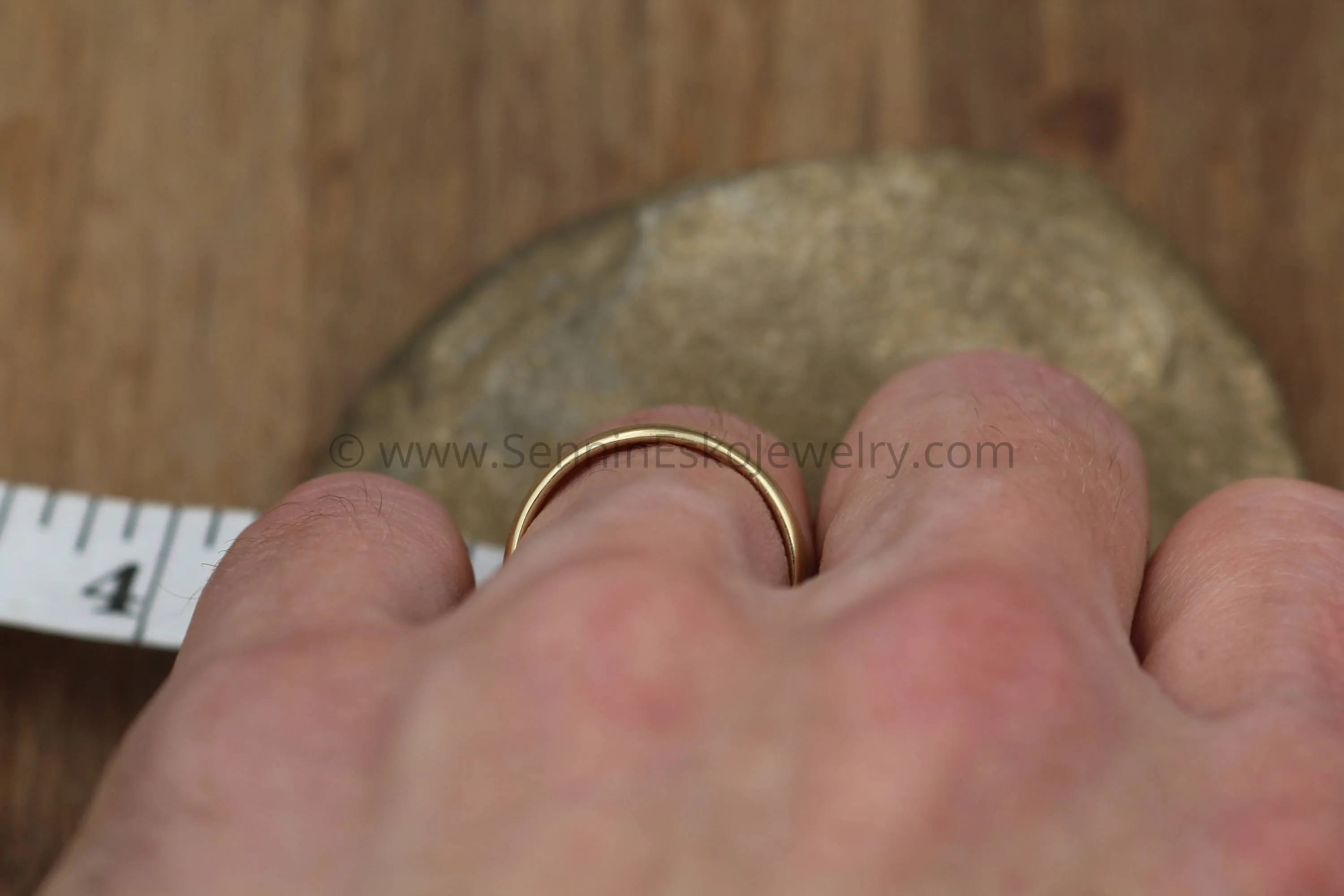 Comfort Fit 14kt Yellow Gold 4x1.4mm Band - Glossy Finish