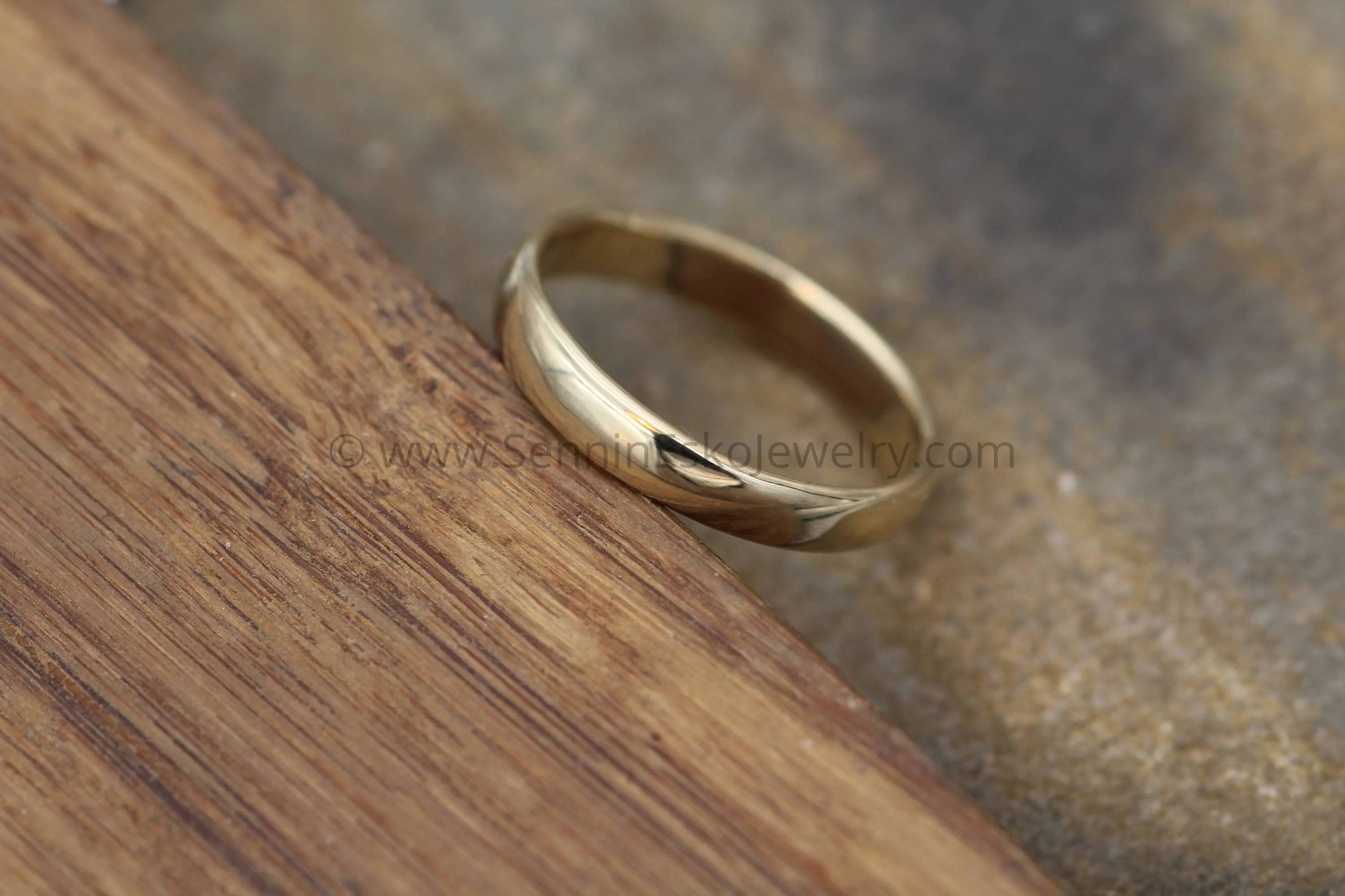 Comfort Fit 14kt Yellow Gold 4x1.4mm Band - Glossy Finish