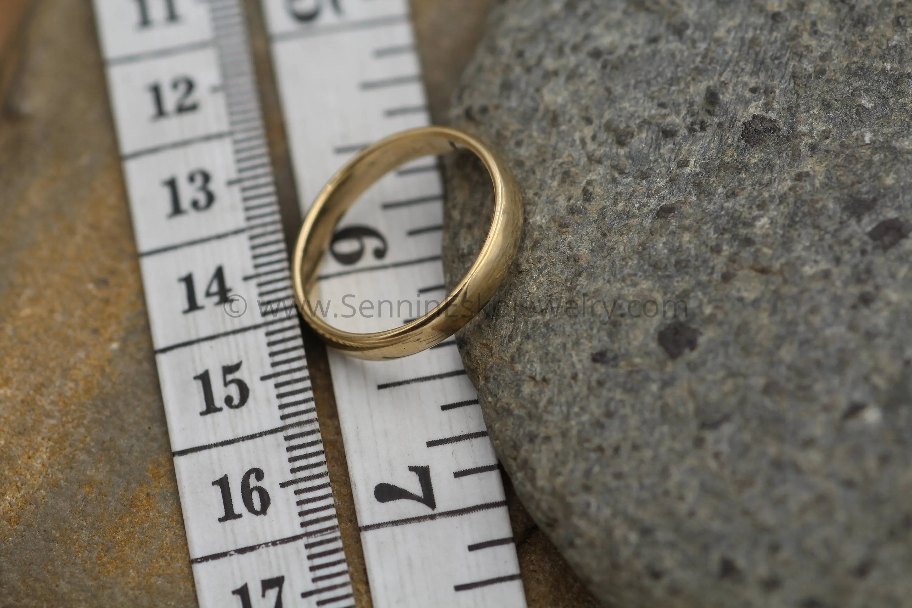 Comfort Fit 14kt Yellow Gold 4x1.4mm Band - Glossy Finish