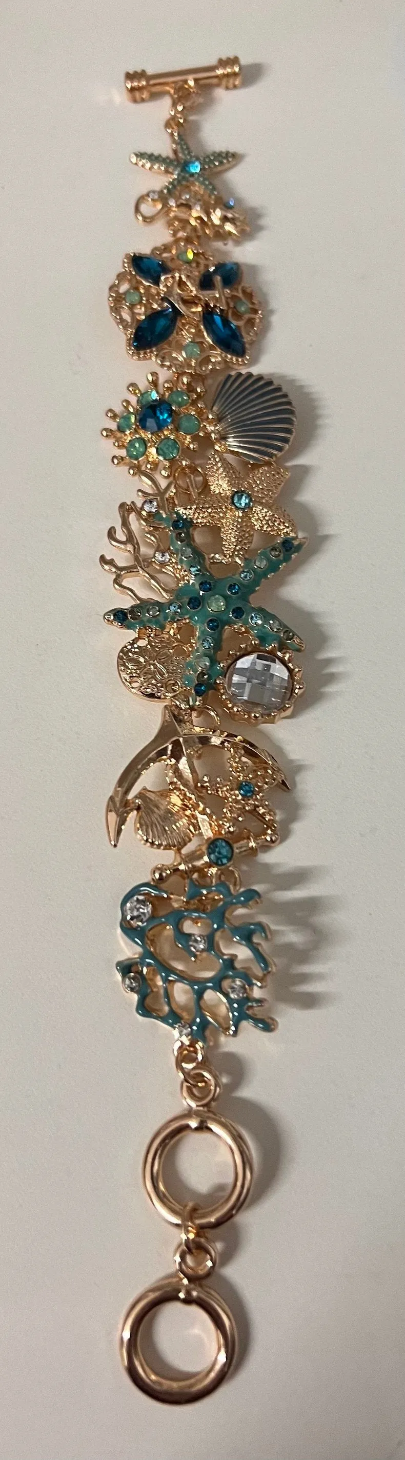 Elegant Bracelets for Chic Women