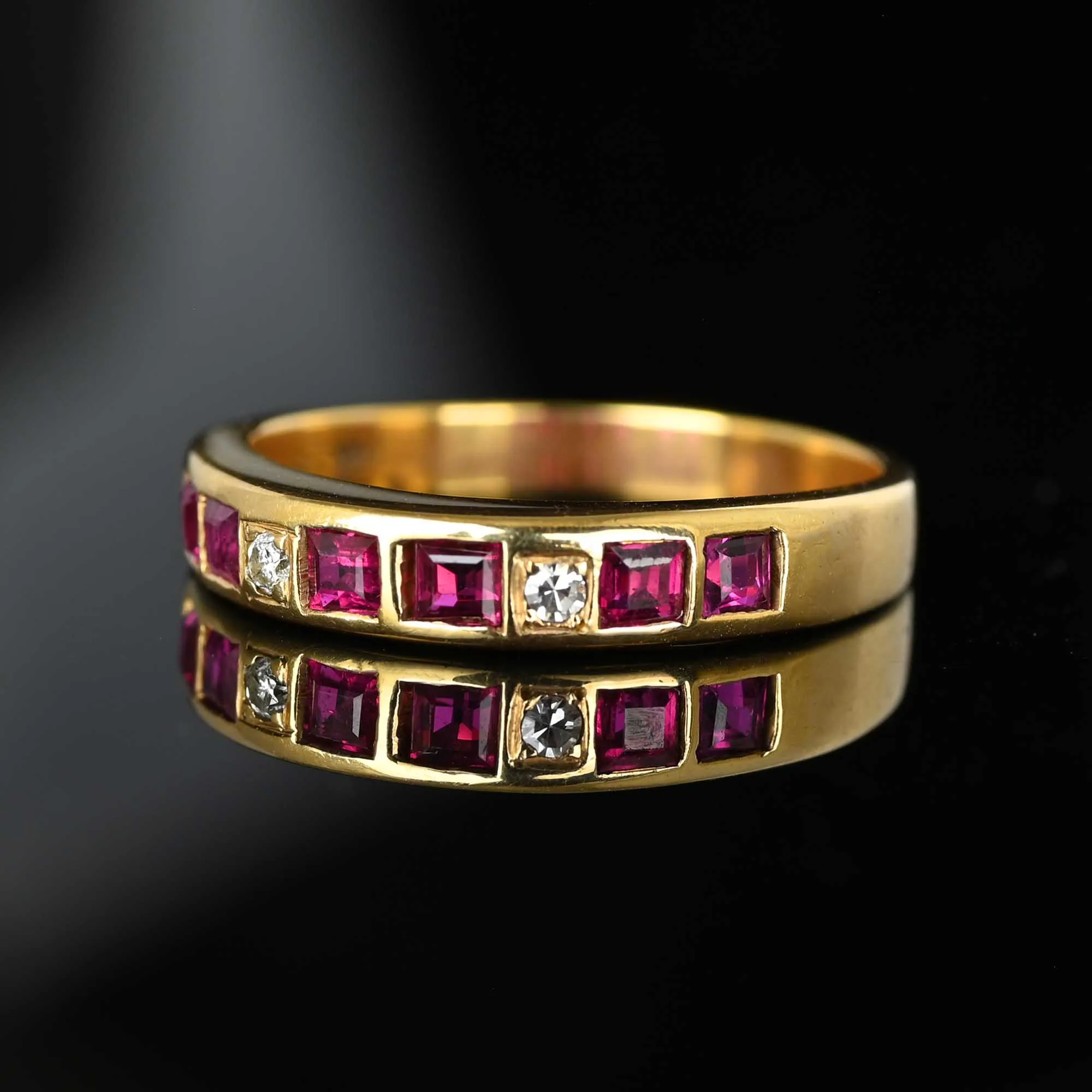 Fine 14K Gold Carré Cut Ruby Diamond Ring Band