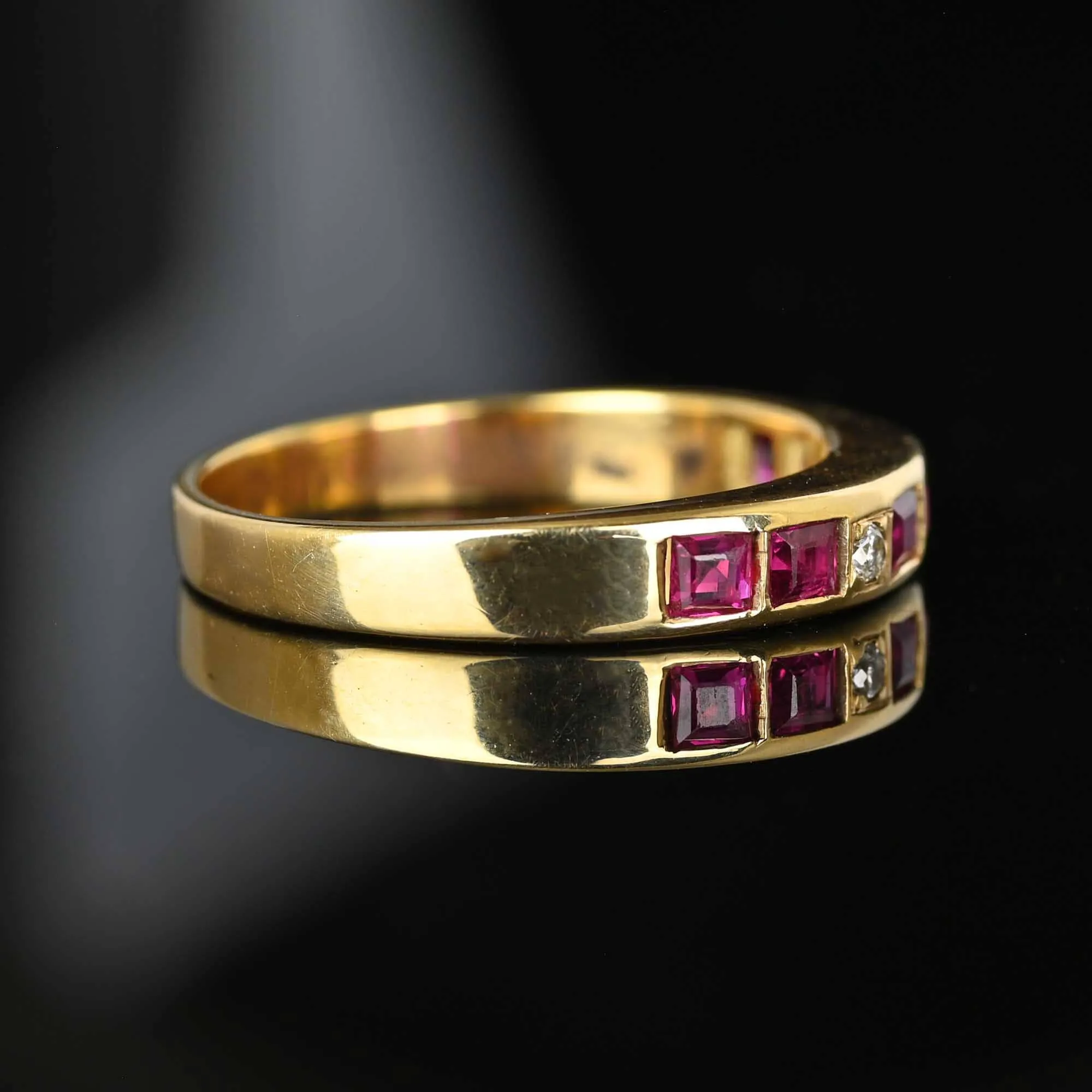 Fine 14K Gold Carré Cut Ruby Diamond Ring Band