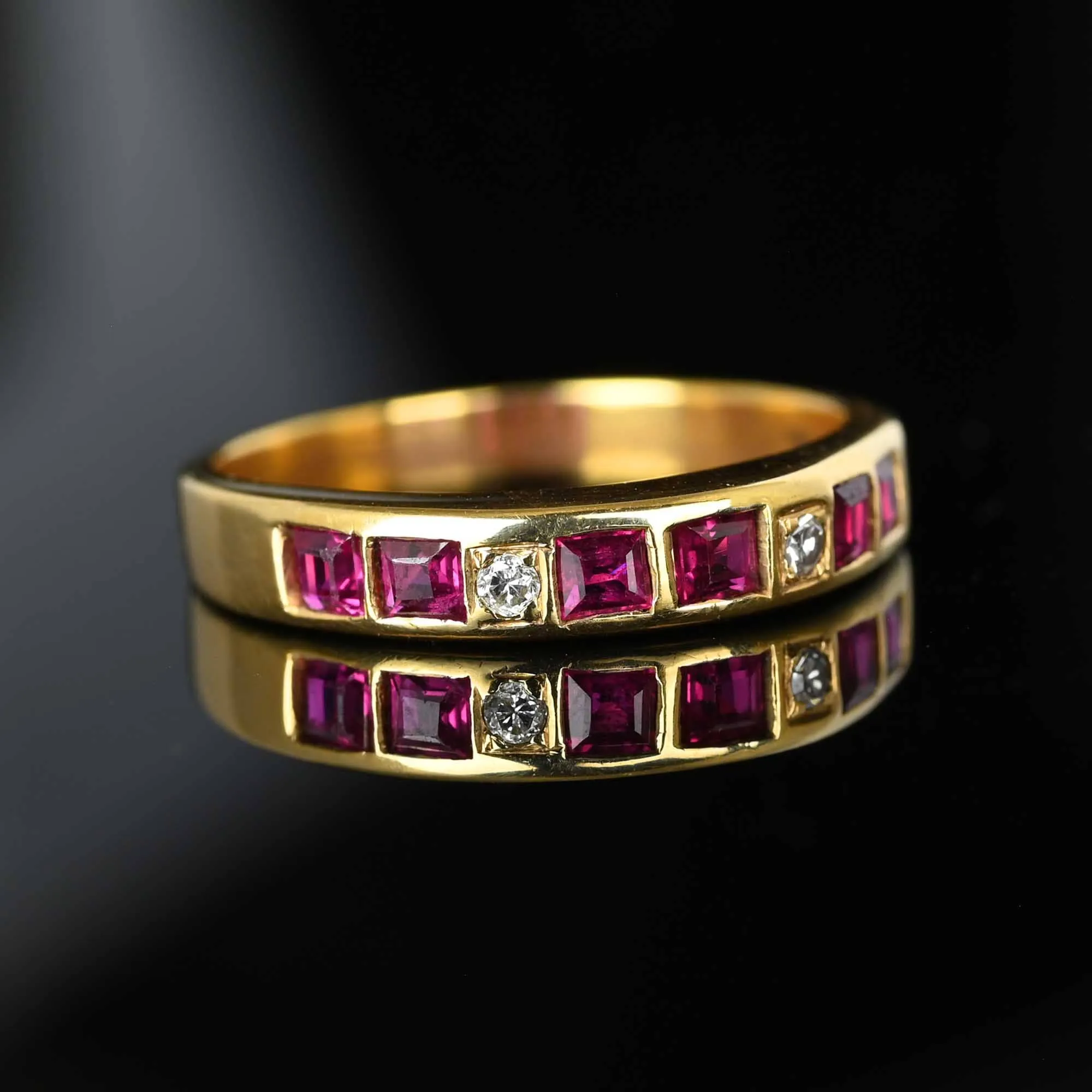 Fine 14K Gold Carré Cut Ruby Diamond Ring Band