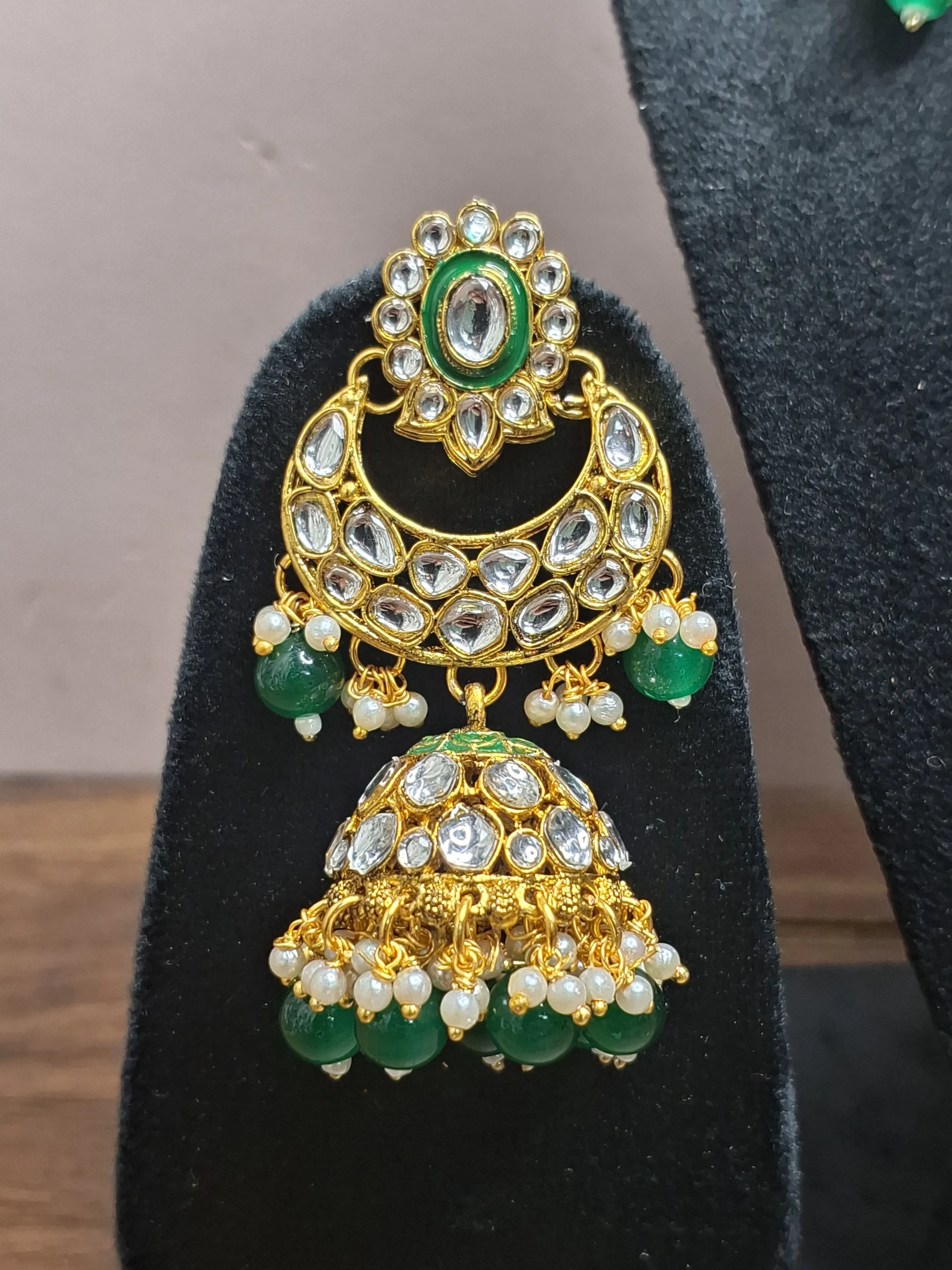 Green colour Gold Plated Kundan Necklace with Earring & Maang Tikka