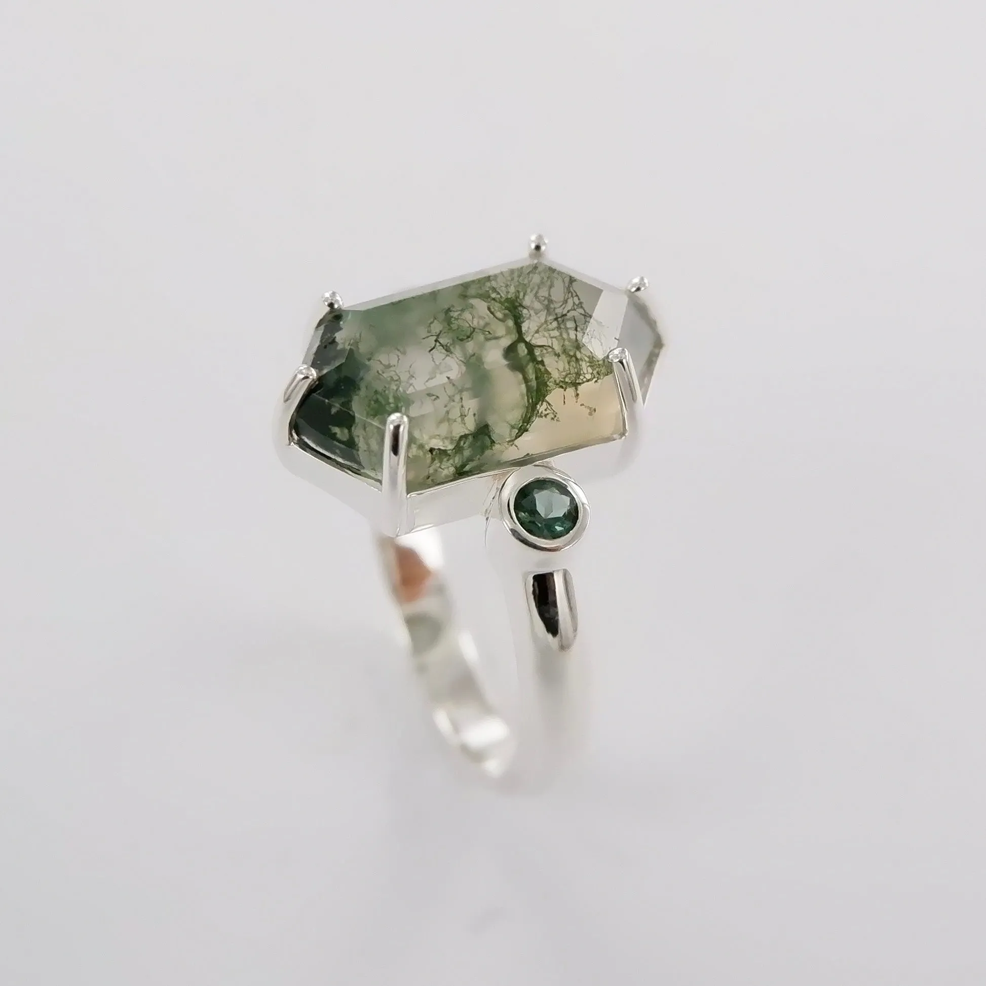 Moss Agate Dreaming Ring Ai