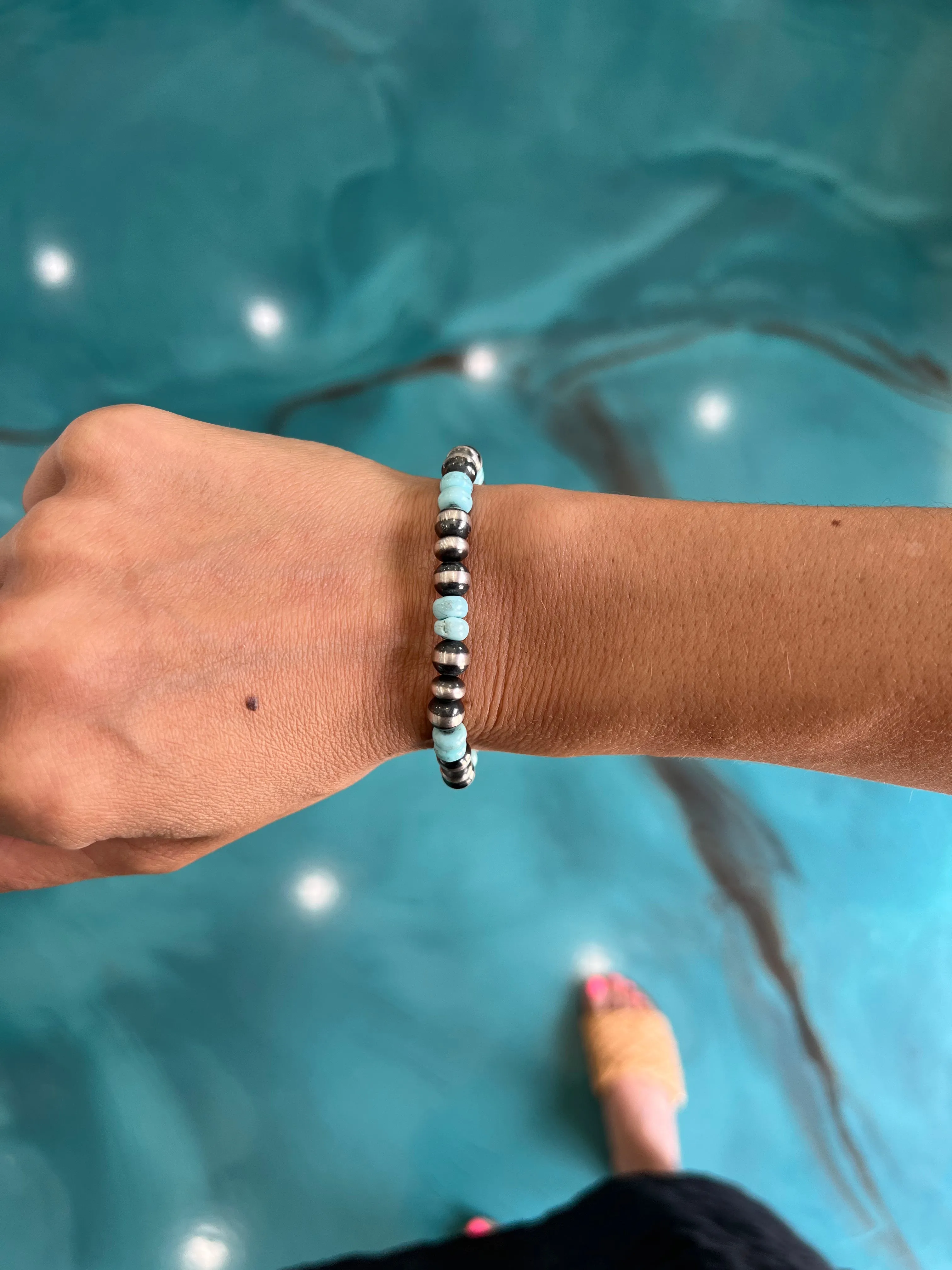 Navajo Pearl Stretch Bracelet - 7mm Disk/Round Combo - Larimar