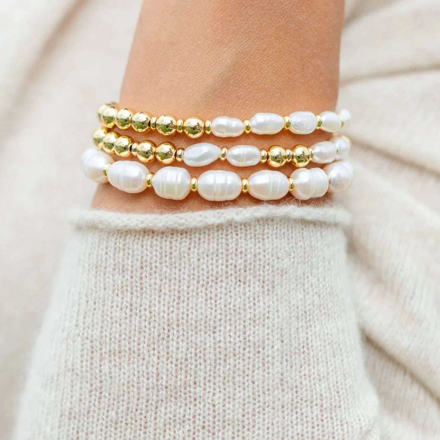 Oblong Pearl Stretch Bracelet