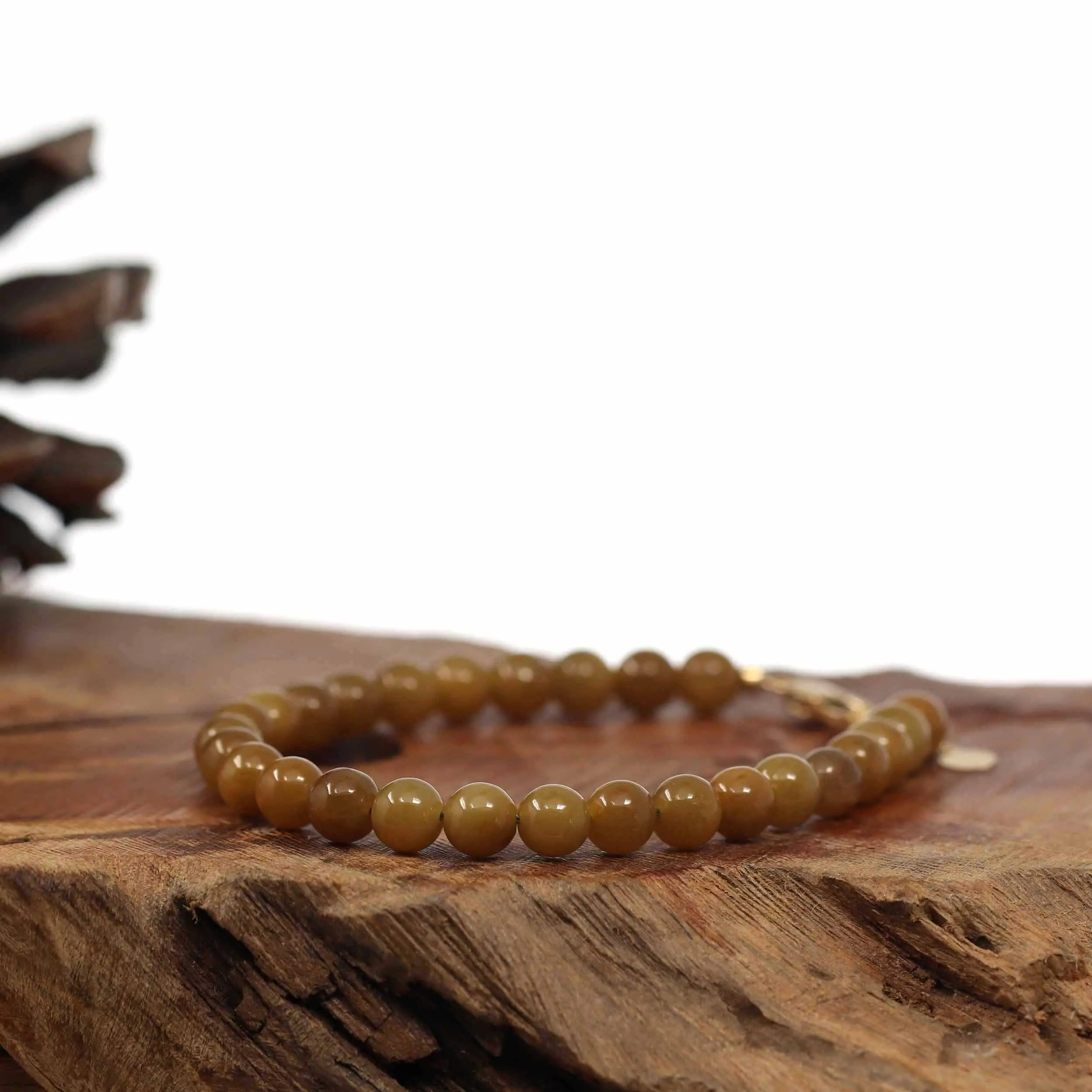 RealJade® Co. Genuine Red Jadeite Jade Round Beads Bracelet With 18K Yellow Gold Clasp ( 6 mm )