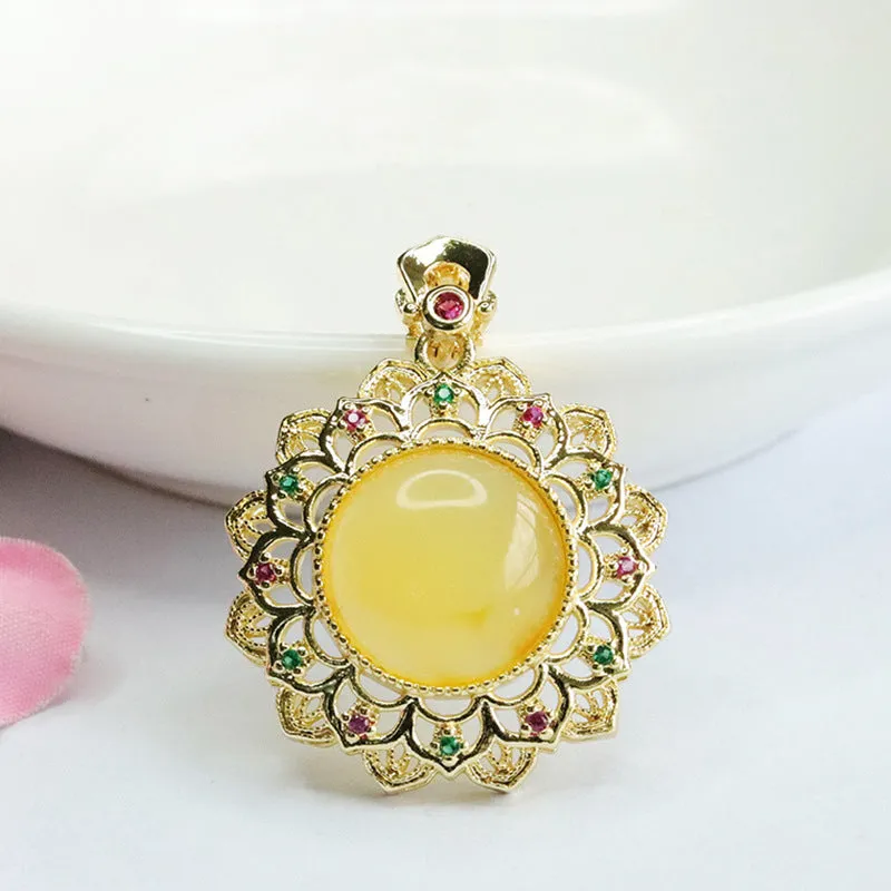 Sunflower Hollow Amber Pendant Necklace - Fortune's Favor