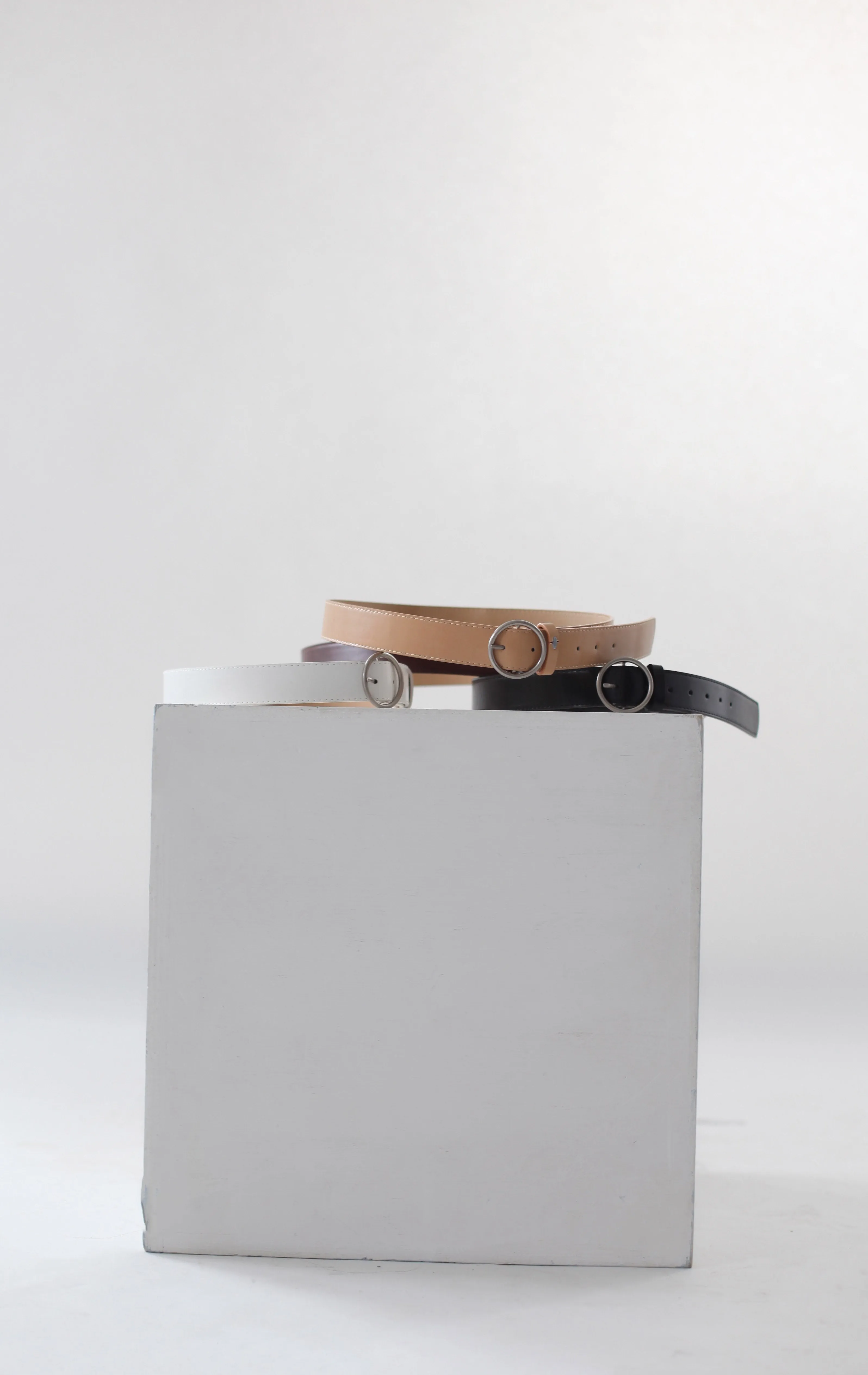 ZONI Burgundy Circle Ring Belt