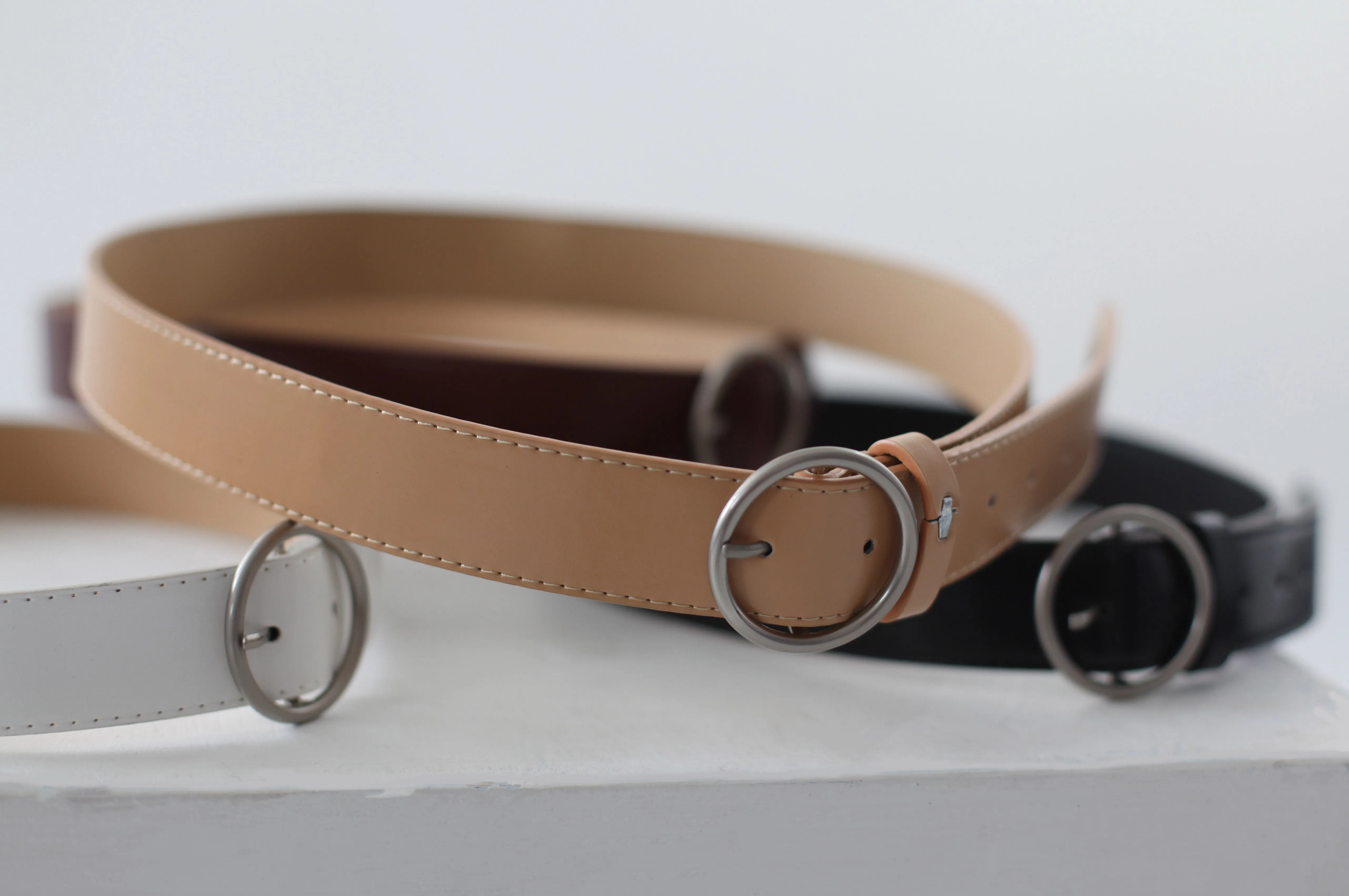ZONI Burgundy Circle Ring Belt